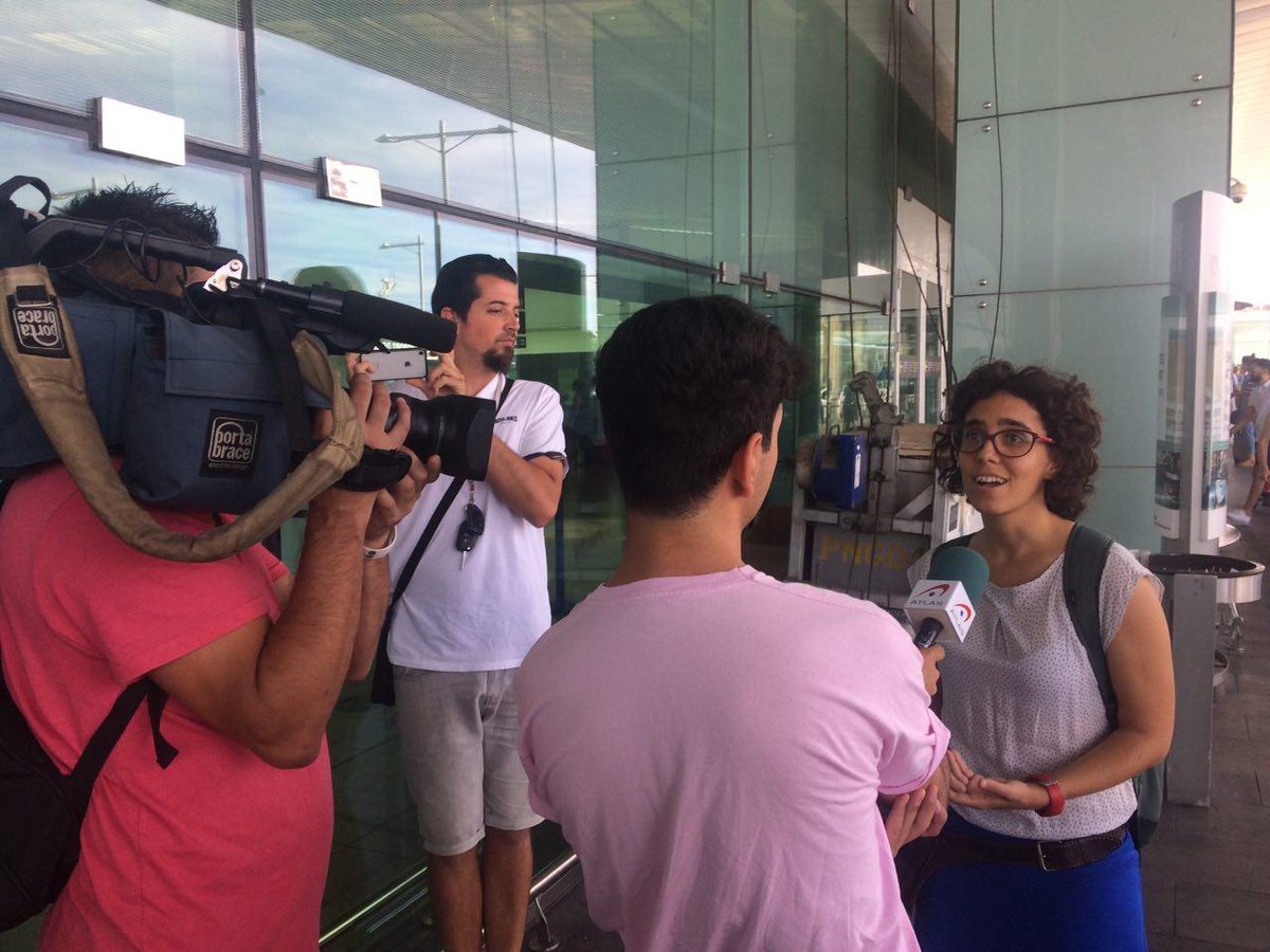 StayGroundedNet's tweet photo. STOP Airport Expansion - STOP Ampliació Aeroport. A lot of media following our Action against @AirportBcn expansion. @France2tv @KATCTV3 @elpais_espana #staygrounded #QuedateEnTierra
#QuedatATerra #By2020WeRiseUp
#2020RebeliónPorElClima
#BetheRedLine https://t.co/qmFWWvG76A