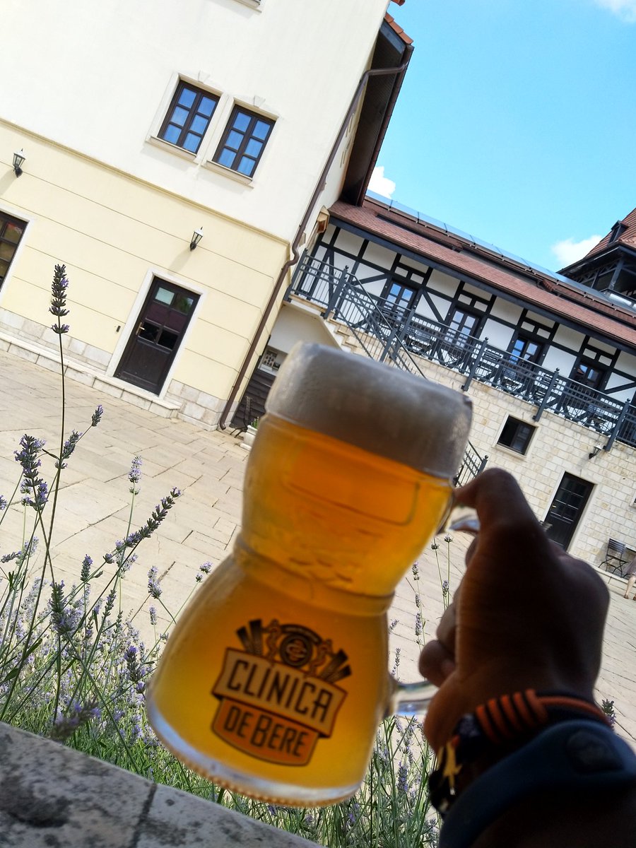 theetlrblog's tweet photo. Sundays done right

@exp_romania @RomaniaTourism @VisitRomania_co 

#BeerTime #ExperienceRomania https://t.co/eGZTeVrCja