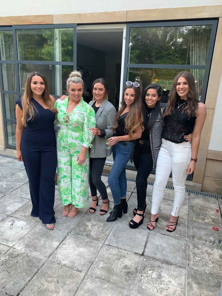 ven_connelly's tweet photo. what a great evening at @gpincheshire’s amazing home last night for our Mexican FFG 🇲🇽 what an amazing group of people to work with 👏🏼 #U3Elite #U3FFG #U3WIR #enterprisingwomen https://t.co/8PE4CNkJZT