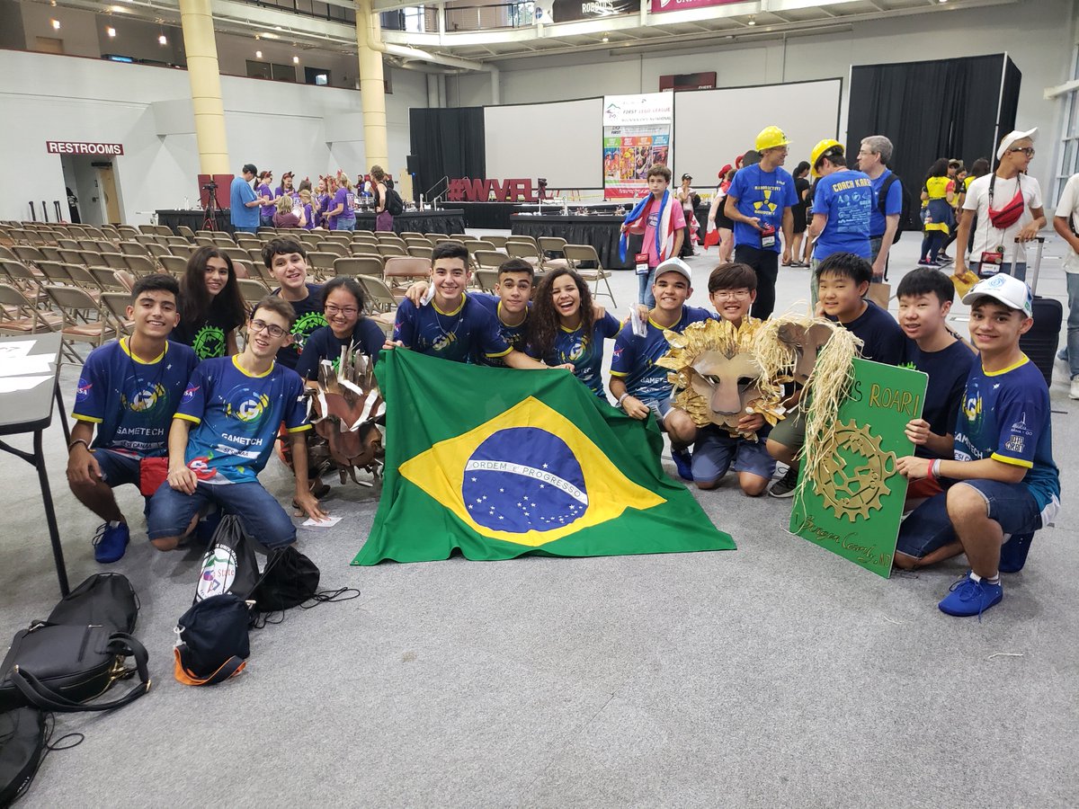 PrimorisRobotic's tweet photo. #PrimorisLions learned some cool dance moves from Gametech, Brazil. Making friends at FLL Mountain State Invitational! #WVFLL #LionsROAR #Primoris #FLL https://t.co/aFY0TlnbBt