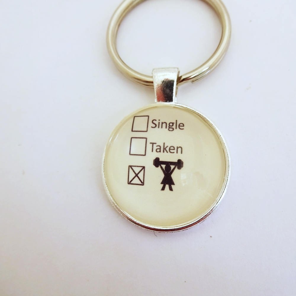 martisanne's tweet image. Single taken keyring, single girl,vfunny keychain,bweightlifting charm, gym bag tag, CrossFit gift, barbell key fob, gift for her tuppu.net/83542903 #TMTinsta #EtsyTeamUnity #FunnyKeychain