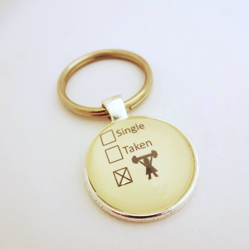 martisanne's tweet image. Single taken keyring, single girl,vfunny keychain,bweightlifting charm, gym bag tag, CrossFit gift, barbell key fob, gift for her tuppu.net/83542903 #TMTinsta #EtsyTeamUnity #FunnyKeychain