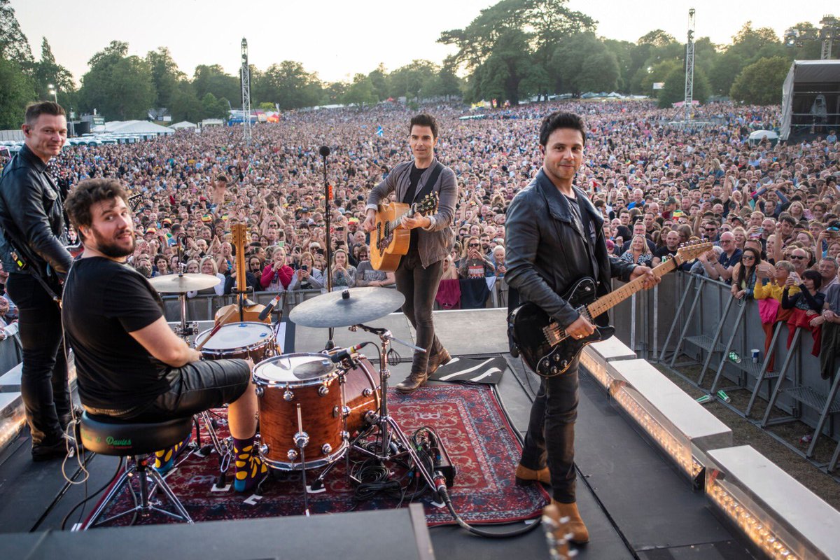 stereophonics's tweet photo. Swansea last night - WOW 😮  What an incredible night 🏴󠁧󠁢󠁷󠁬󠁳󠁿Thank you 🙏 📸 @hapevv https://t.co/x3MnTLfOac