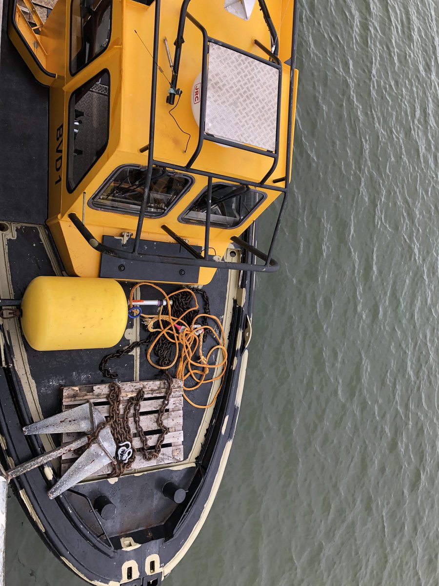 Voorbereidingen voor de komst van Mighty Servant 1 onder agent van <a href="/DHSSAgencies/">ClarksonsPortServices</a>. Boei geleverd door <a href="/civ_o_s/">CIV O & S</a> voor markering. Vandaag aan boord geplaatst van <a href="/bvd_e/">BVD/E</a> bootje. #scheepsagent #Eemshaven #havengek