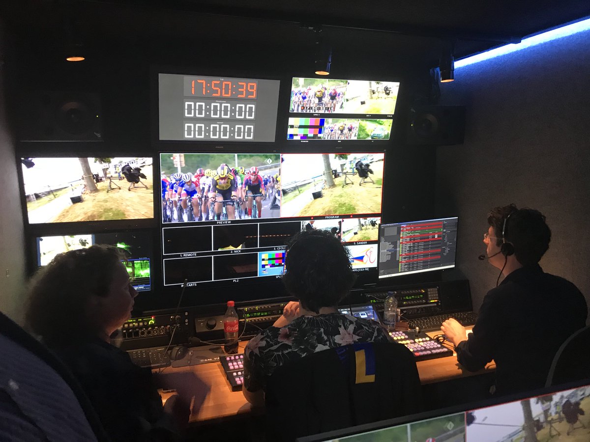 Leuke uitzending #tourdelimbourg @l1 vrijdag met Max van Heeswijk en @gertjakobs64 vanuit de mooie haven van Maasbracht over een topweek voor het Nederlands wielrennen en de lobby voor een etappe! 🇳🇱 <a href="/limburg/">Provincie Limburg</a> gaat voor #geel!💛l1.bbvms.com/p/video/c/3363…