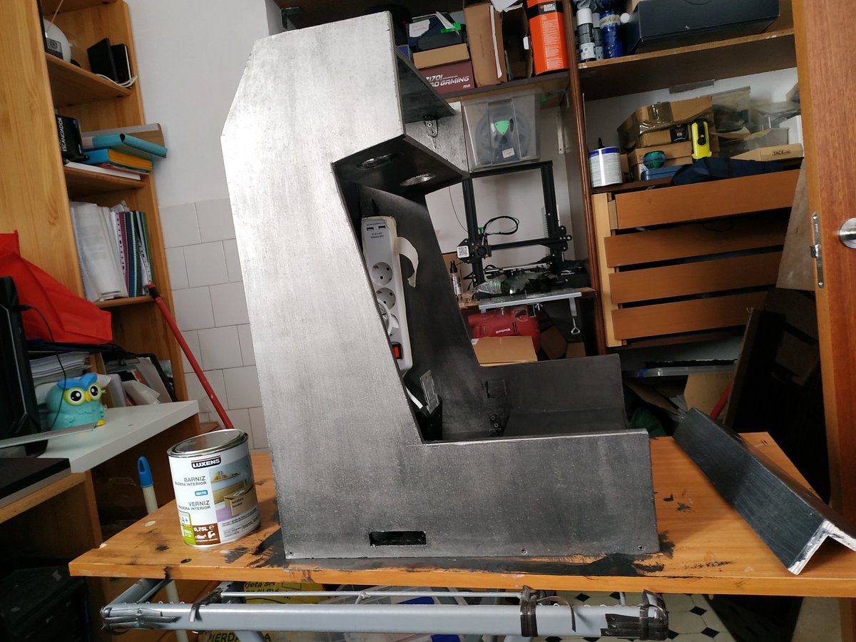 alberto_orco's tweet image. Pues otro domingo con @orkipastafari metiéndole mano al proyecto #ultron 😅 😅 😅

#modding #casecon #arcade