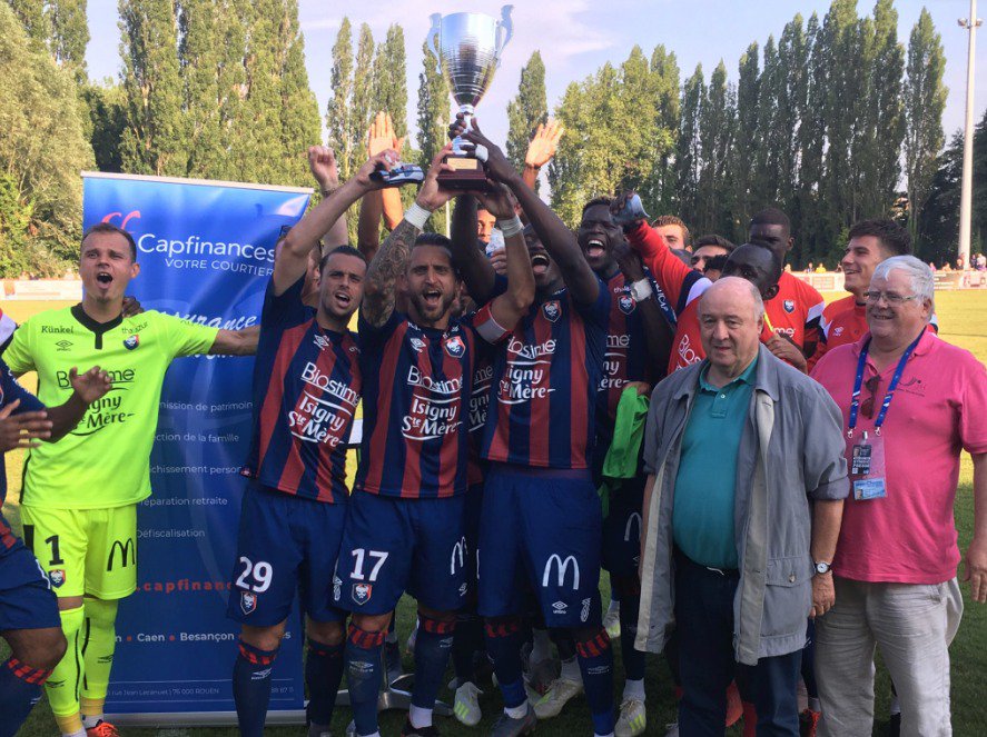 Avec la moitié de la pré-saison terminée, nous sommes de plus en plus prêts pour le 26. La victoire d'hier dans le derby nous a donné encore plus de motivation.
#SMCaen #teamsmc