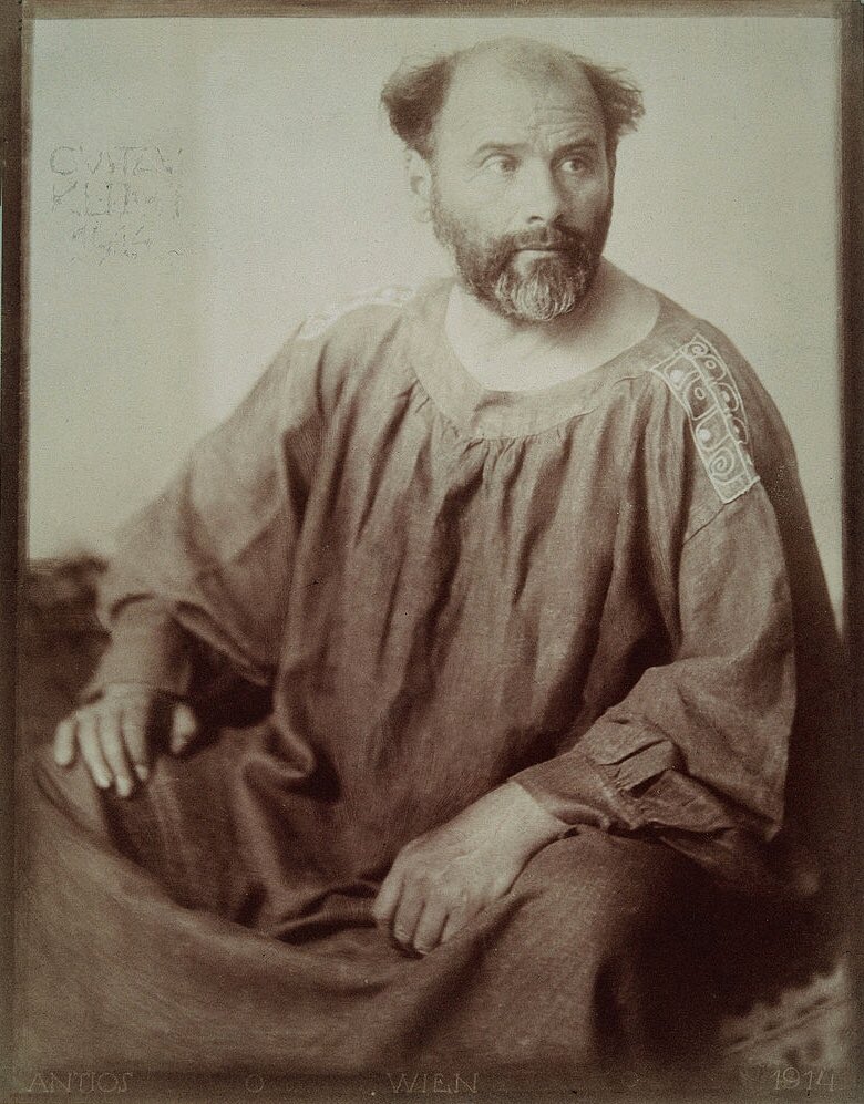 Arteymas_'s tweet photo. Gustav Klimt nace el 14 de julio de 1862, fue un pintor simbolista austríaco, y uno de los más conspicuos representantes del movimiento modernista de la secesión vienesa. Klimt pintó lienzos y murales con un estilo personal muy ornamentado, que también manifestó a través de... https://t.co/hWuofy6pEK