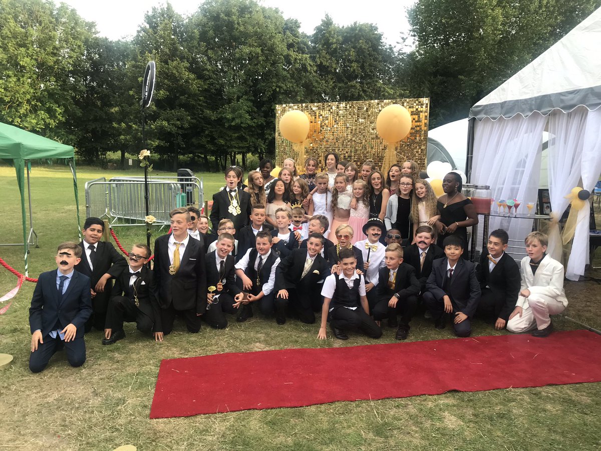 SealCEPrimary's tweet photo. Such an amazing Year 6 prom last night. Children, parents and staff celebrating together. #glitterfeast https://t.co/mWZaXk1uZk
