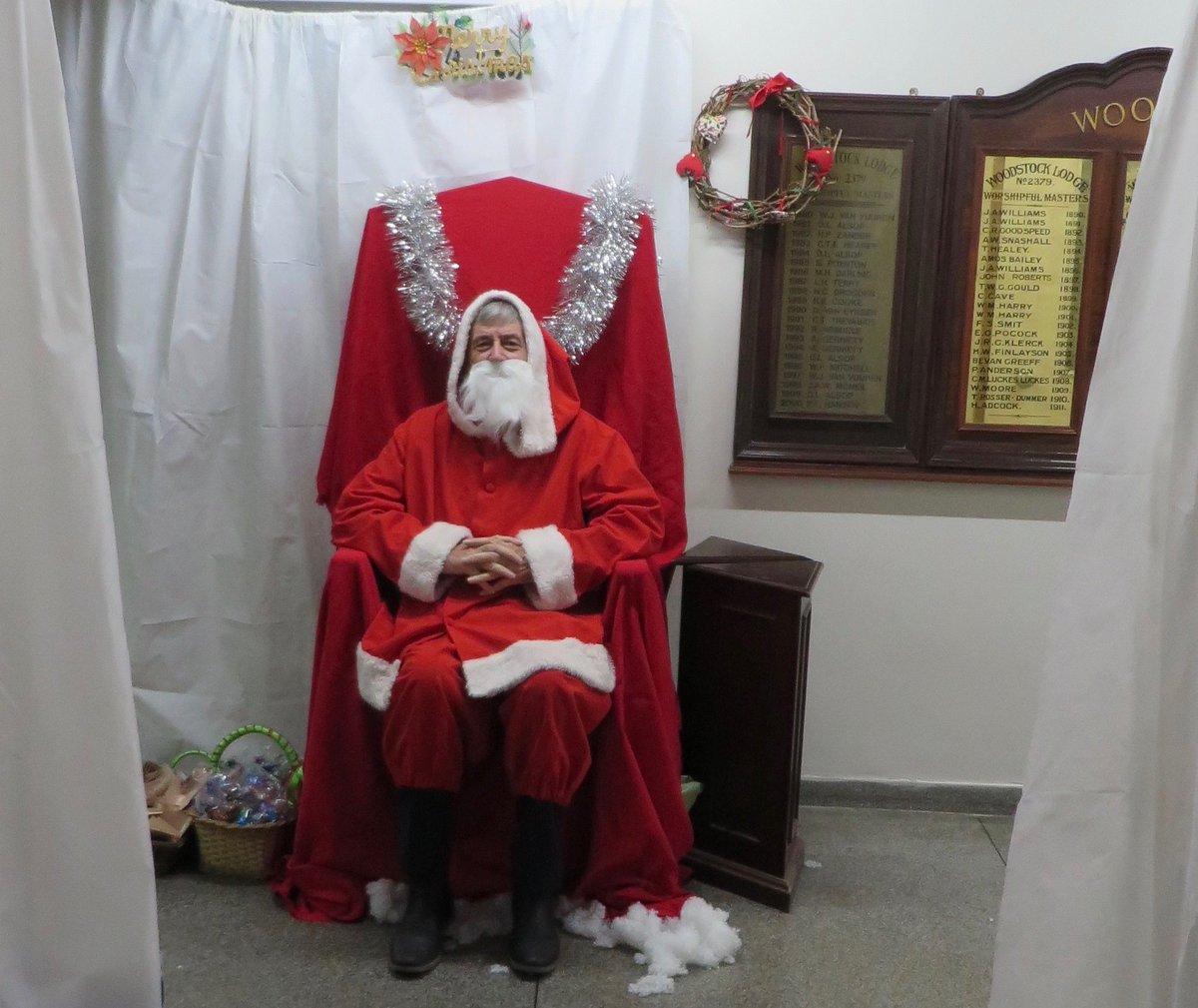 dglsawd's tweet photo. CHRISTMAS in WINTER. Mowbray Lodge No. 2993 hosted its annual mid-winter charity auction in Cape Town, a well-supported dinner and dance highlight in the District. Proceeds will go to the Benevolent Fund. Arriving guests were heartily welcomed with tasty festive goodies. https://t.co/dQR5YFJZ5f
