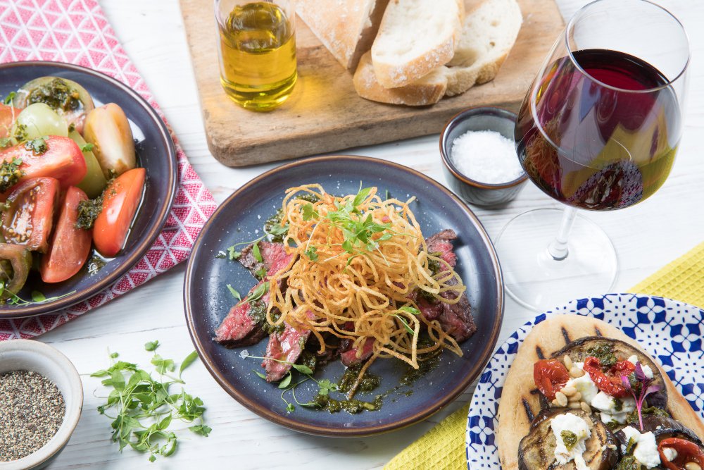 The perfect delicious tapas plates for a hot Summers's day. ☀️#Sundayfunday  
ow.ly/Y9im50uZsh3