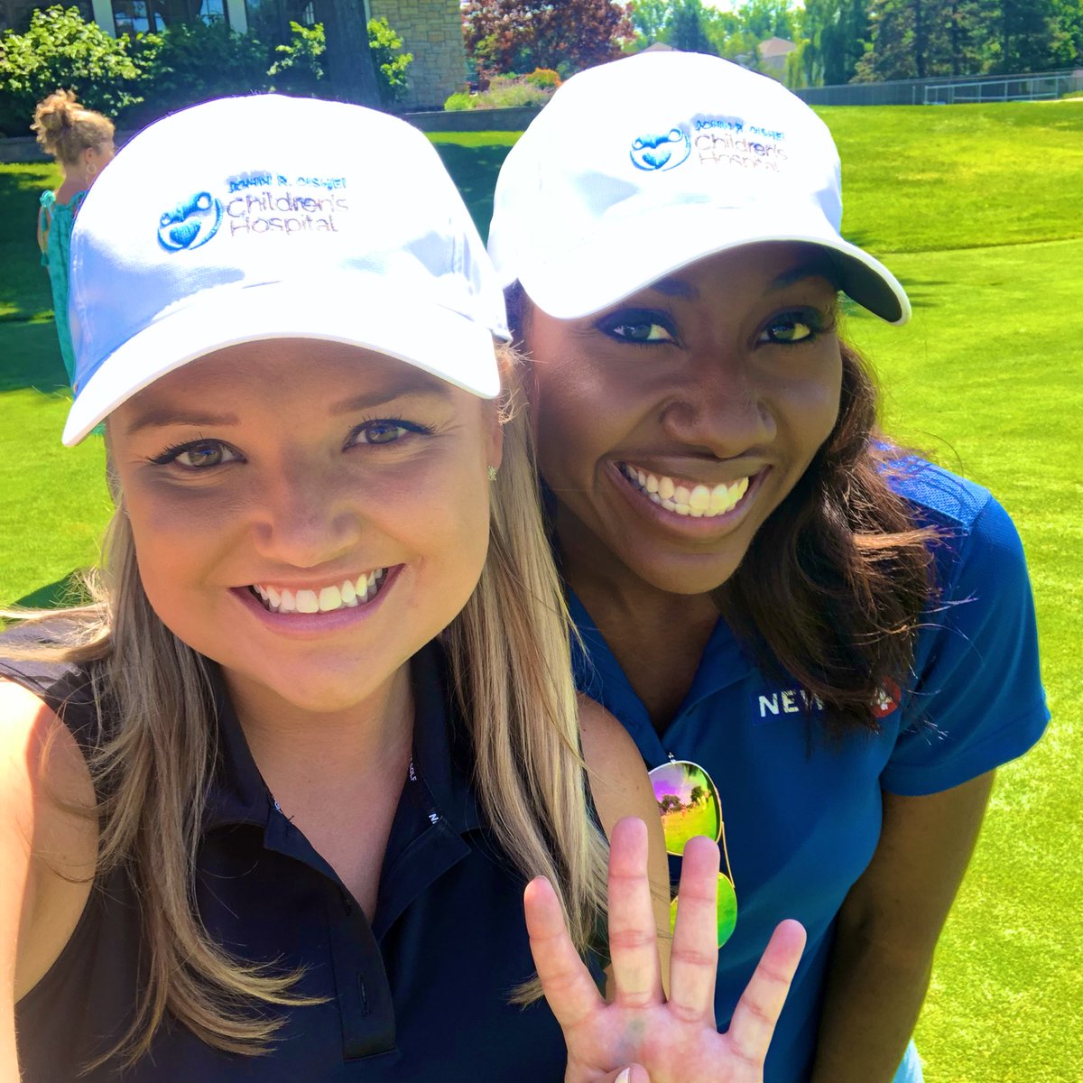 Had a blast with little Ava and <a href="/news4buffalo/">News 4 Buffalo</a> at the @OCHBuffalo celebrity putting contest <a href="/TransitValleyCC/">Transit Valley</a>!⛳️