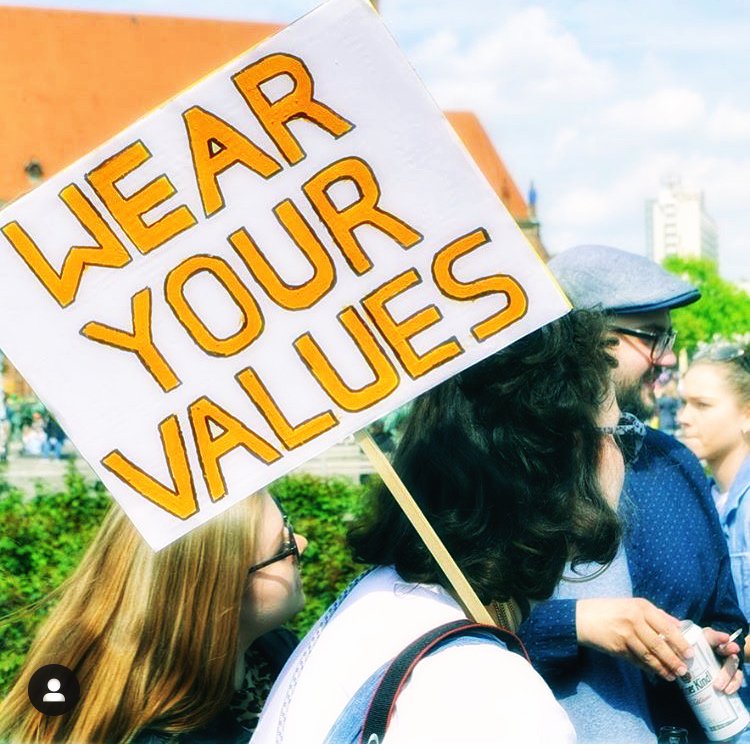 ExperienceWool's tweet photo. ✔️ Sustainable
✔️ Humane
✔️ American made
✔️ Super fly

Learn more: https://t.co/1EKsYPghMP
📷:  @ desvista_ (via instagram)

#experiencewool #choosewool #slowfashion #wearyourvalues #consciousconsumer #shopethical #woolworks #choosewisely #renewable #responsiblymade https://t.co/2LNwQEY1m9