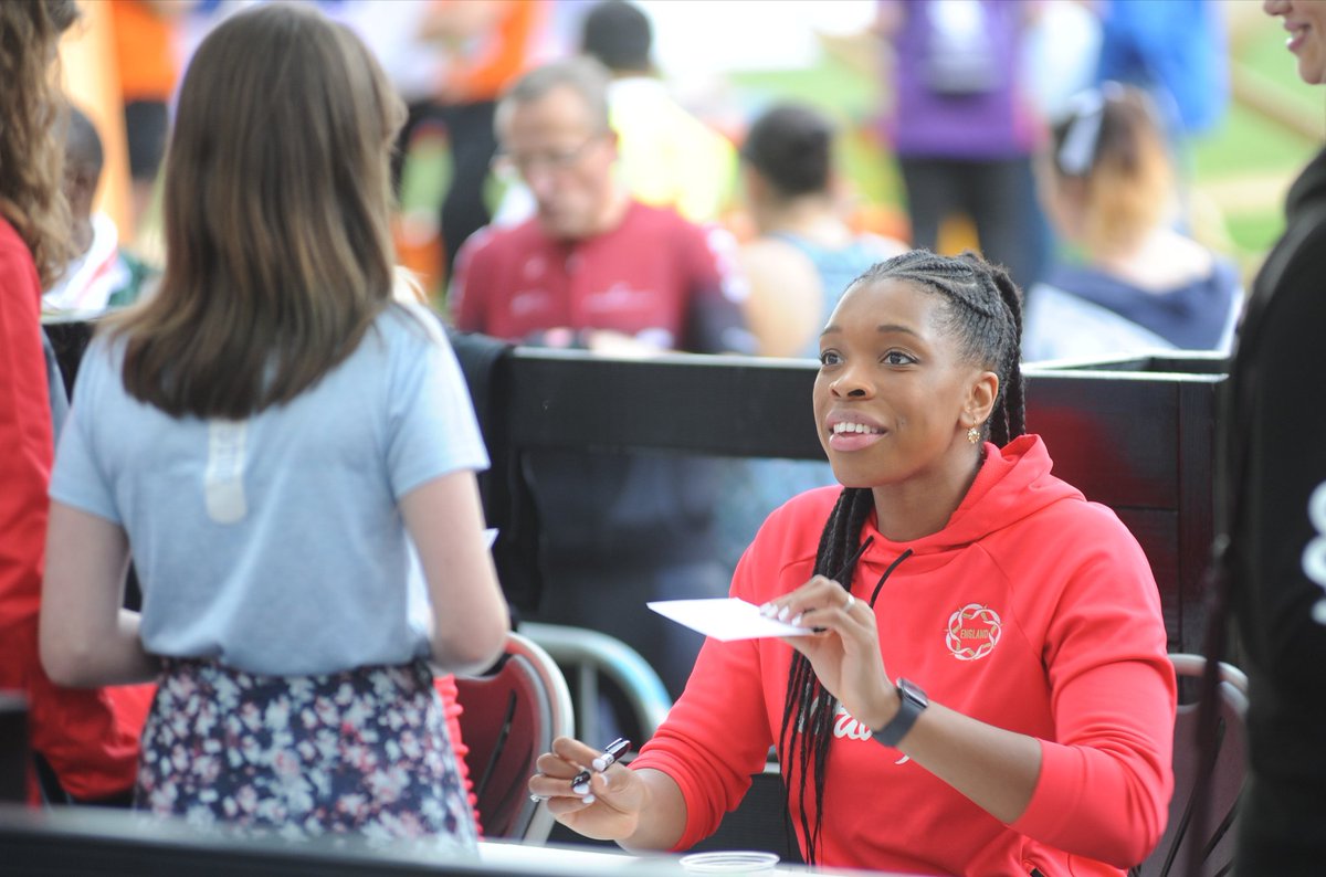 DaveThePapLpool's tweet photo. Netball world Cup, England roses, laughing and having fun with fans, at the signing session in the fans zone today @NetballWorldCup @EnglandNetball @IntNetball @CultureLPool #ichoose #ThisIsNetball #netballrising #NetballWorldCup2019 #sports #netballnews https://t.co/93kgXDbFfC