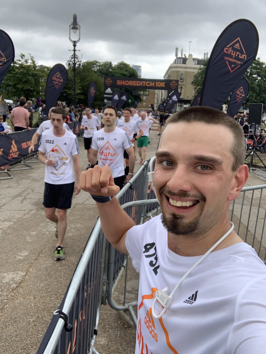 hiderman101's tweet photo. Finish after a 100m sprint finish and grabbing a PB in the meantime @cityrunsLDN #Shoreditch10K is the place to be #CityRunsLDN #RunLDN #FeelTheBoost #RecodeRunning @burgessparkrun 43:44 https://t.co/NY0xpcN9zw