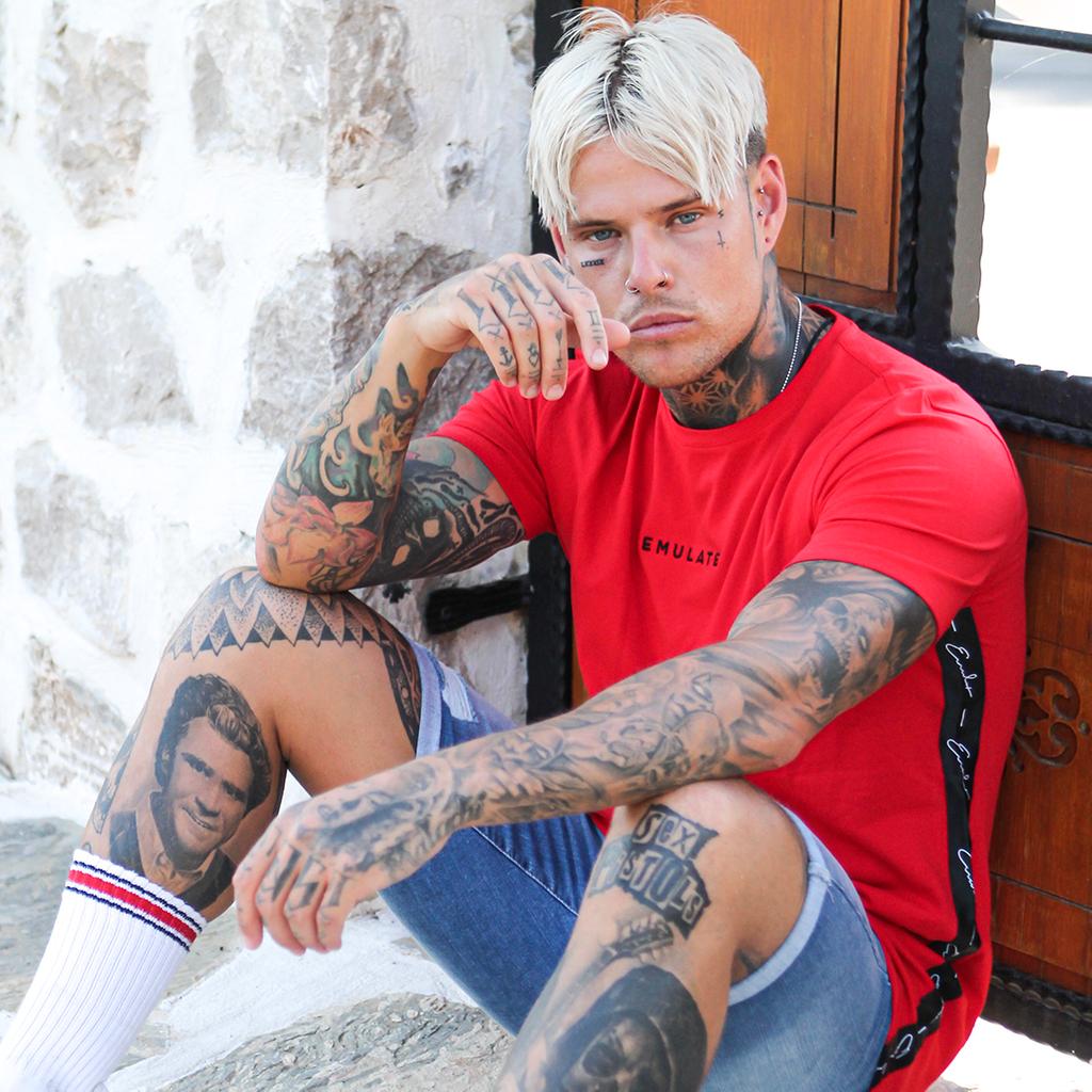 emulateclothing's tweet photo. @kylebeaumont89 wearing the red carter tee 🚨 available on https://t.co/2b8ydmQCBp  https://t.co/1STPpORY64