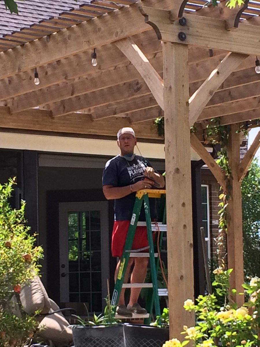 Katdixon581's tweet image. Working hard! #honeydo #scoringpoints #diy #bigproject #lovetosand