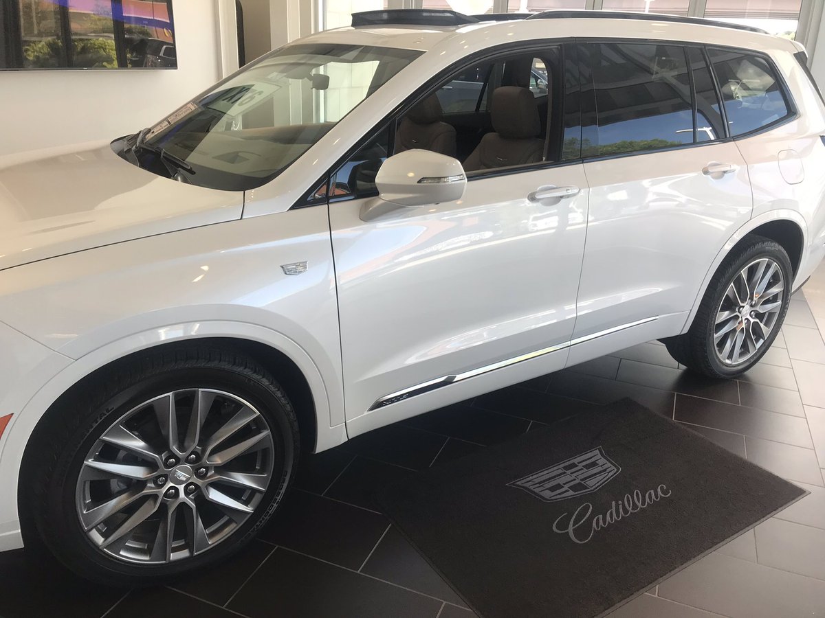 marjow79's tweet image. {Day 13 of my 100 new thing challenge} Car shopping for a car I have yet to earn • manifesting the moment • visualizing future successes • believing in creating a life by design #cadillac #ct6 #thirdrowseating #rearviewmirrorcamera #100daychallenge