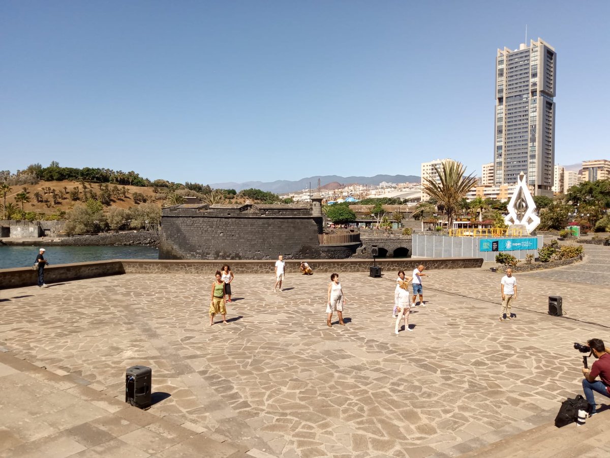 culturamania's tweet photo. #MAPAS2019 | 🎵🎭Hoy despedimos el @MAPASmercado 2019 con el espectáculo Adosados de la compañía canaria Danza en Comunidad. Queremos que todo el mundo nos mande su experiencia en forma de fotos con el hashtag #fotosmapas2019 y la publicaremos a mediados de semana. #Culturamanía https://t.co/rh6FRHrzNx