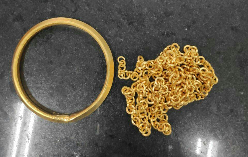 Customs Preventive (AIU Trivandrum) seizes 231 gm gold jewellery from a pax coming from Male <a href="/cbic_india/">CBIC</a> <a href="/FinMinIndia/">Ministry of Finance</a> <a href="/PIBTvpm/">PIB in KERALAM</a> <a href="/thakur0786/">Sumit Kumar</a>