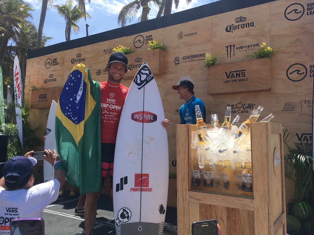 LaloGonzalezM's tweet photo. 🏄‍♂️🏄🏻‍♀️ Los ganadores de la competencia de surf en Acapulco 🏆 Competidores de México 🇲🇽 Brasil 🇧🇷y Estados Unidos 🇺🇸  #SurfMusicFestPrincess https://t.co/73EKMu2p68
