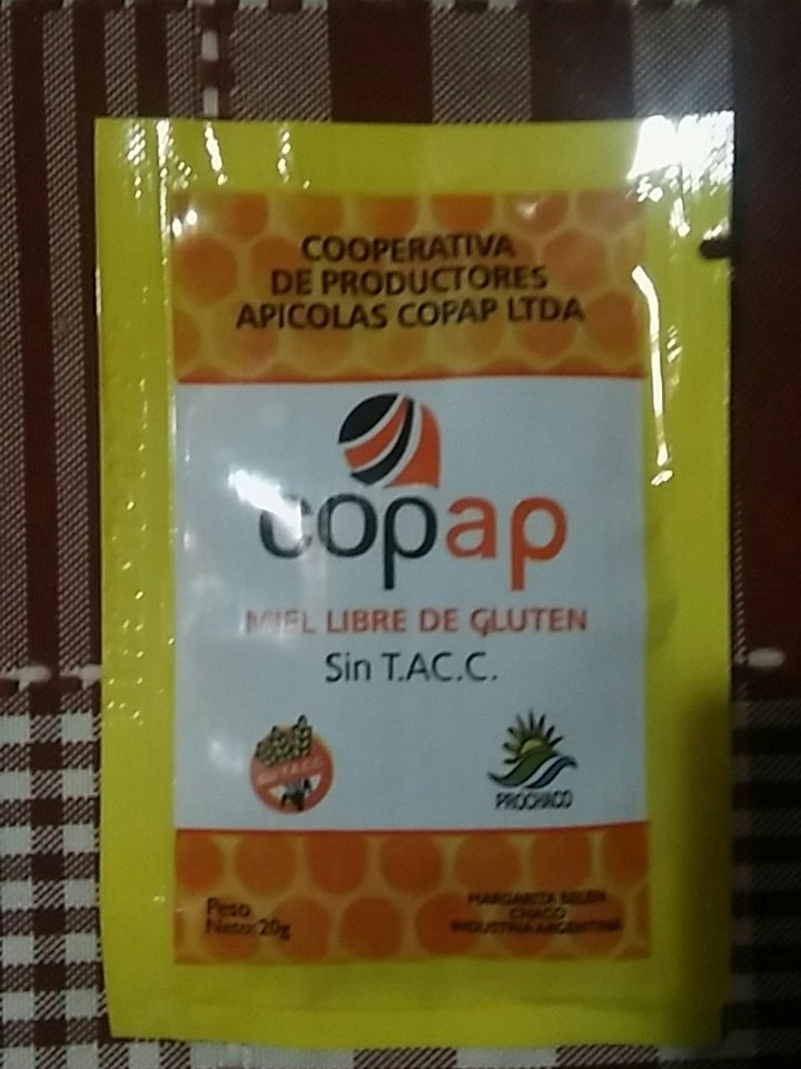 OndoMisi's tweet photo. @Claritalomm_ Esta es la nueva generacion de las mielcitas, producido en Chaco por apicultores juntos en cooperativa, dentro de grupos @CambioRural_II Felicitaciones #Copap que junto a @INTABenitez dia a dia trabajan en reconversión de sus productos!! @vagabculov @RusasVictor https://t.co/aMFP4GTc4Y