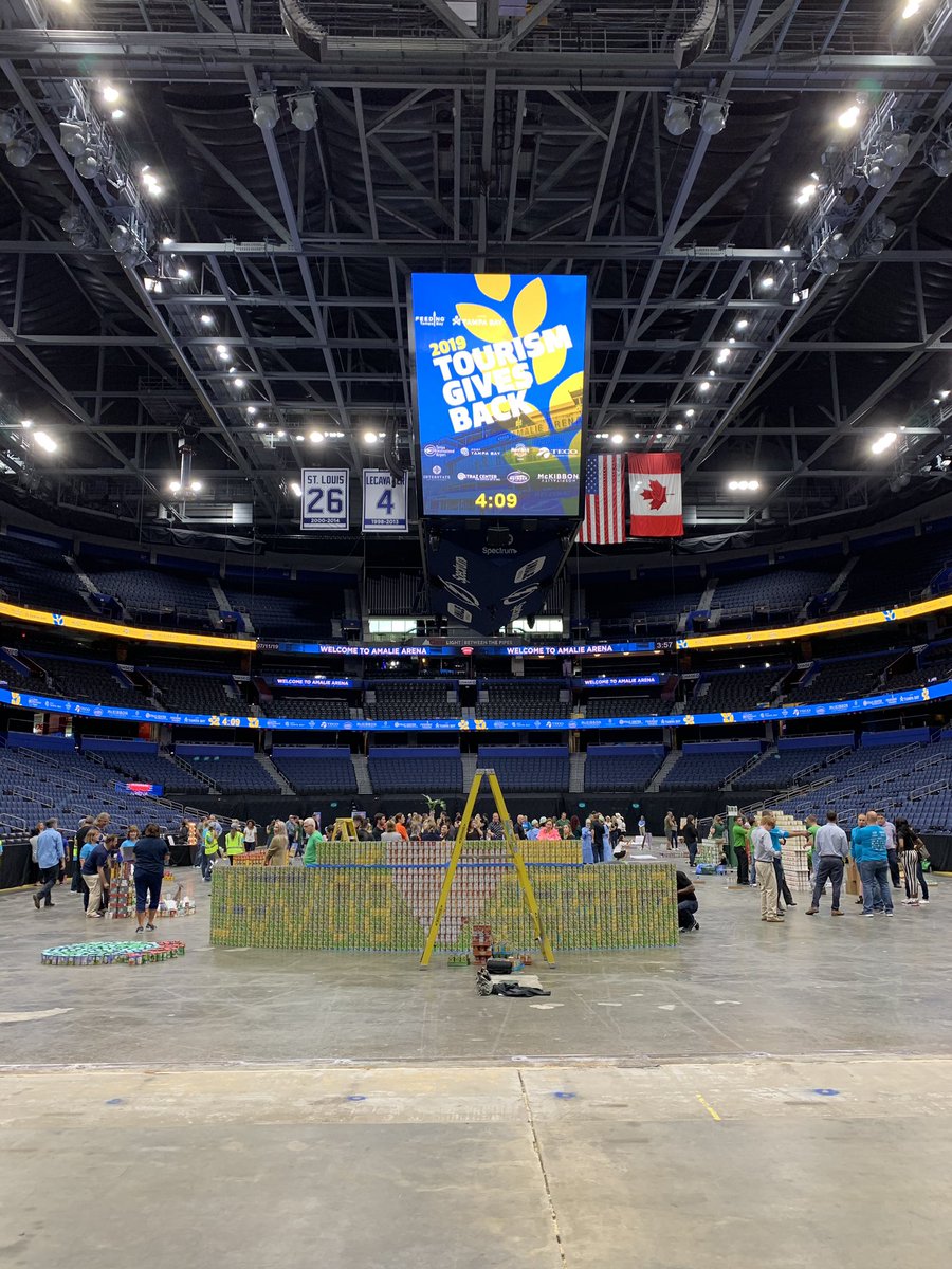 cbkcatering's tweet photo. We had an amazing time CANstructing at #TourismGivesBack hosted by @VisitTampaBay! Along with other local hospitality companies, we raised almost $40k and donated over 13,000 cans benefiting @FeedingTampaBay. Our creation was a hit! “It’s Hard to be Crabby in Tampa Bay.” https://t.co/cALrgvciG7