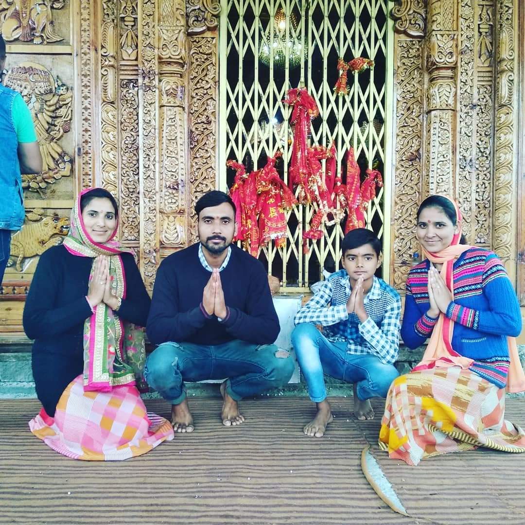 rapstar_sanjeev's tweet photo. #DiLjaaNiSaNjeev #Lyricist #HatuMata #Temple #blessings #God #Narkanda #Hills #RamaChandel #ChandelManju #AnshulParmar #Differentlocation #Differentworld #Differentlook #Larger #Number #OF #FOG
#Natural #Beauty
#freshnature #Singer #popular #people @ Hatu Mata Temple Narkanda https://t.co/vGAIICSr6s