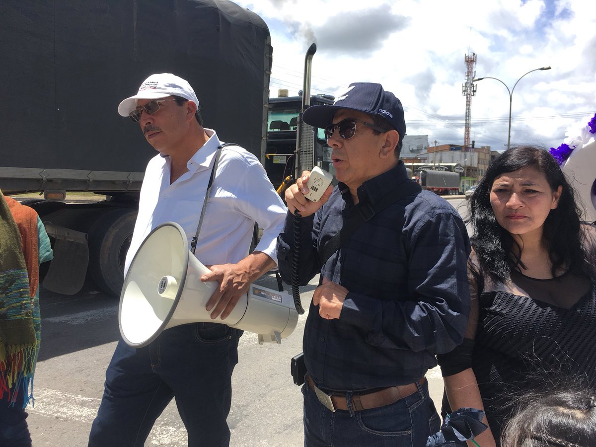 Movicecol's tweet photo. Con reporte del abogado que lleva el caso, finaliza homenaje a Luis Orlando Saiz, en el lugar en que fue asesinado hace tres años en Duitama (Boyacá). 

#SeValeProtestar https://t.co/nfsLBFczc2