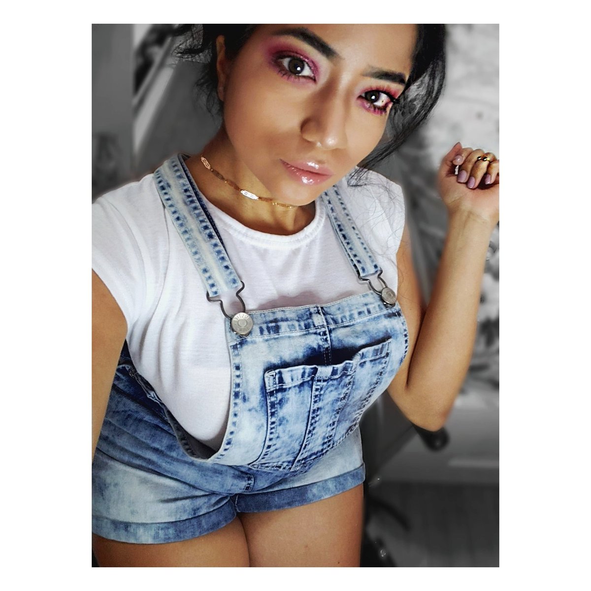 MariaRo05829857's tweet photo. #cultcollectionltd #dulcetshop #chokers
#mickeymousering #jewelry #overalls #whitecroptop #hudabeauty #makeartist
For more MakeUp info and MROD15% and vrod24 30% check my instagram post ❤ https://t.co/eqdcGfqUFq