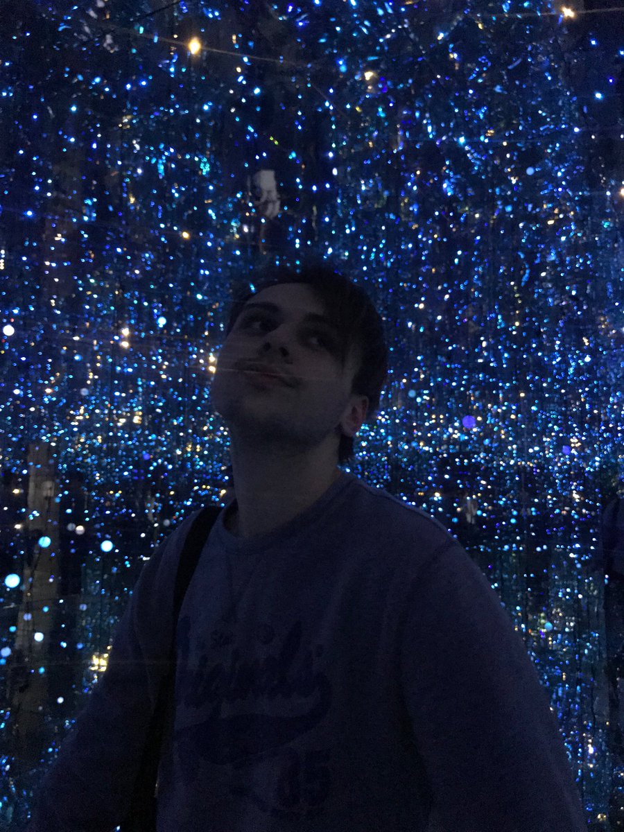 97hamadim's tweet photo. #InMyDefence shine like a star ⁦@IGGYAZALEA⁩ https://t.co/fp7GPyNZyO