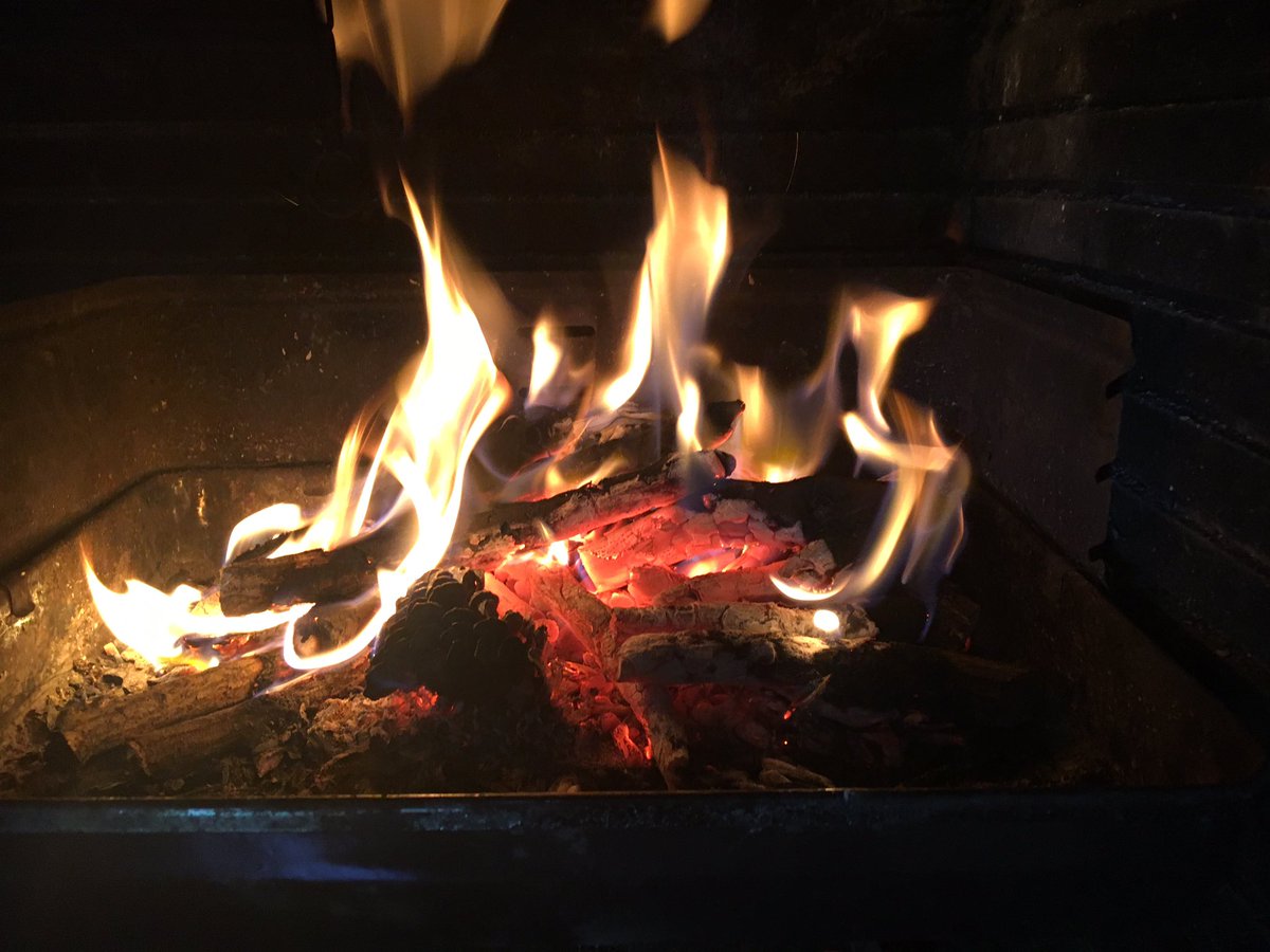 smorales_vll's tweet photo. Escapadita desde #Sagallos hasta #ElPuenteDeSanabria. Empanadillas de #Boletus en #Codesal y de vuelta a #Sagallos a preparar la comida. #SierraDeLaCulebra #Zamora #CastillaYLeon @CyLesVida https://t.co/Uj6VUV5iOt