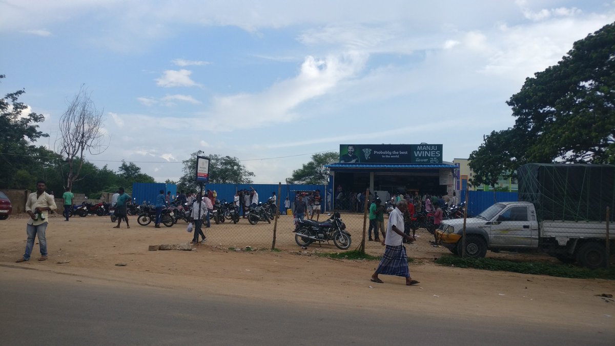 NewBolarum's tweet photo. @sushilrTOI @GHMCOnline @cpcybd @psalwal_cyb @psptbad_cyb @Director_EVDM Post 7pm & these wine shops at #MachaBolarum & #Bolarum to #Kompally main road are Buzzling & Guzzling . #trafficjam #plasticwaste #safety #openurination #health #Swachh failure 👎👎👎 Plz action Similar is the situation across in most wineshops in main roads @TelanganaDGP https://t.co/k67E9zewwH