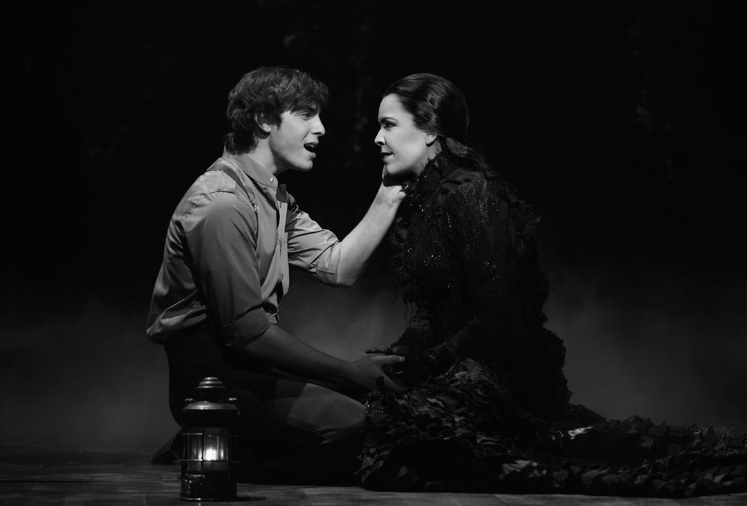 DerekKlenaDaily's tweet photo. wicked_worldwide: “You’ve got me seeing, through different eyes...”’#DerekKlena #Fiyero #LindsayMendez #Elphaba #WickedBroadway #WickedTheMusical #GershwinTheatre #2013 #JoanMarcus #NYC (source: https://t.co/gqvZxu4S86 and **credits to #wicked_worldwide**) https://t.co/TmlWMrLFgg