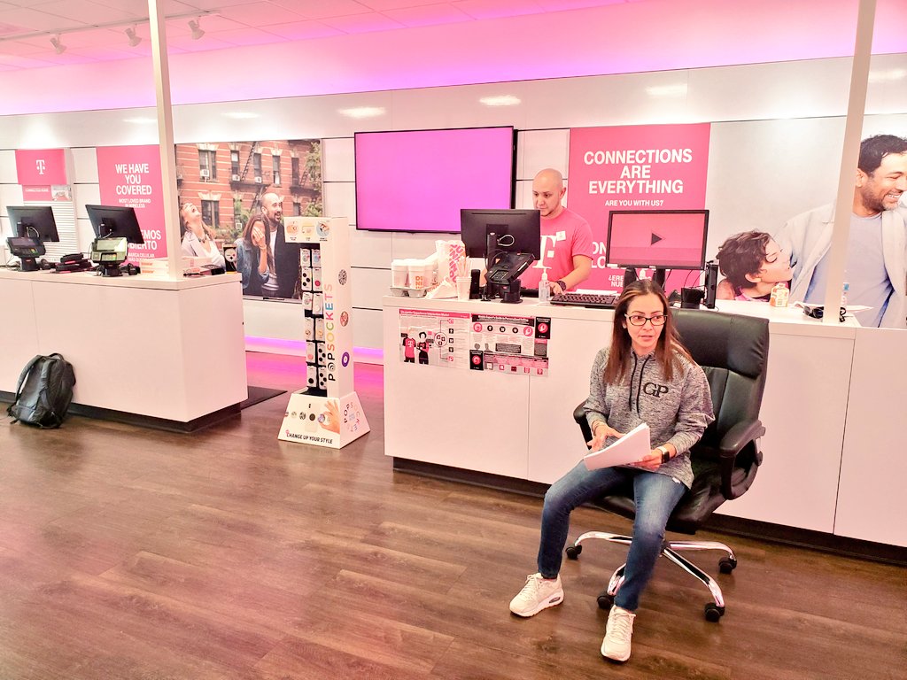 dustinknapp's tweet photo. Great Sunday #Uncarrier new interaction model meeting with the Poinciana Wolf Pack led by @Keishla697D !!! #WinningOnPurpose #GPGoingPlaces #ManifestYourDestiny https://t.co/cBDiMzVDEv