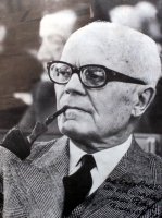 paoladelusa's tweet photo. #lipogiro monoiniziale #scritturebrevi @paolaxmi
Buon pomeriggio domenicale. Il più  amato dalla nascita della Repubblica.
#proposto 
Presidente 
Pertini
Pipa
Pisa
Pista
Pasta
Pasto
Patto
#proposto https://t.co/4ErokAuDRW