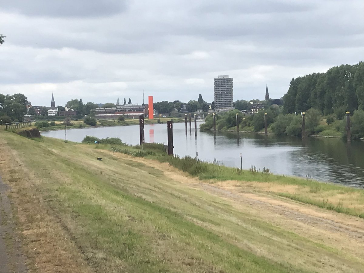 Kleine Wanderung über viele Brücken, inklusive Mündung meines Haustürflusses und der "Horst-Schimanzki-Gasse.