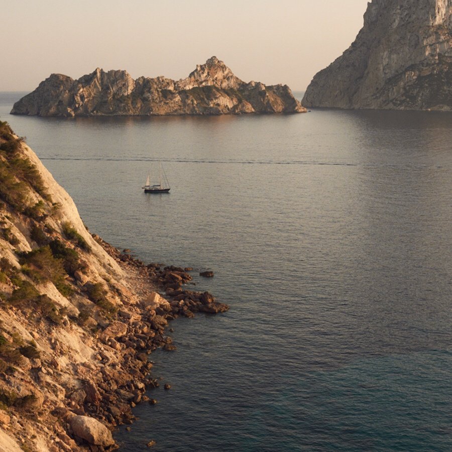 ownthesystem's tweet image. When you look, feel and perform at your best, everyone around you wins.⁠ // ASYSTEM. Coming Fall 2019⁠
⁠
⁠
#asystem #ownthesystem #betterment #engineeredperformance  #comingsoon