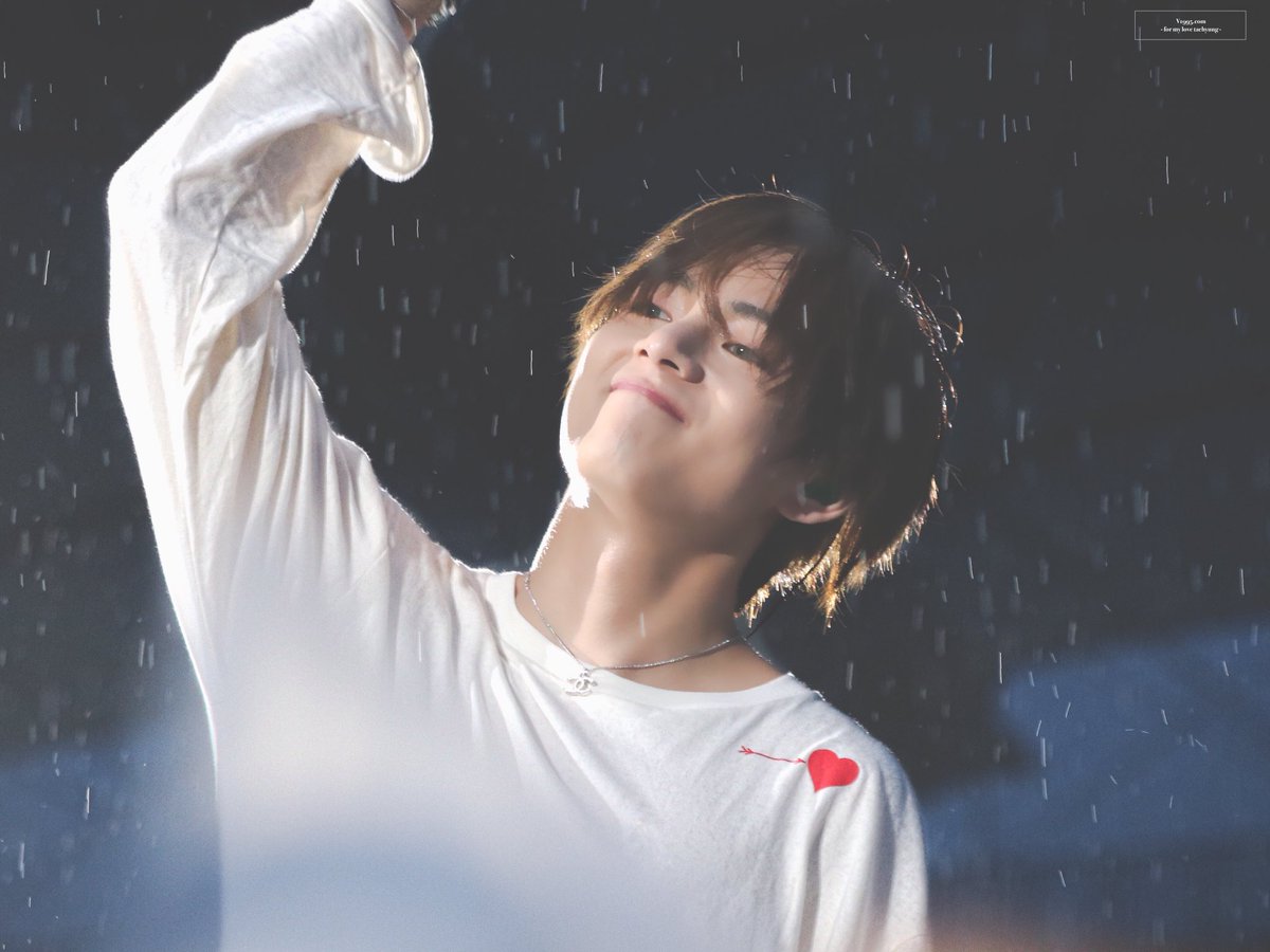 V1995com's tweet photo. 【HD】190713 SYS 시즈오카 

#방탄소년단 #BTS⁠ ⁠ #뷔 #V #김태형 #태형 #taehyung 

@BTS_twt https://t.co/pNF5gKEnQL