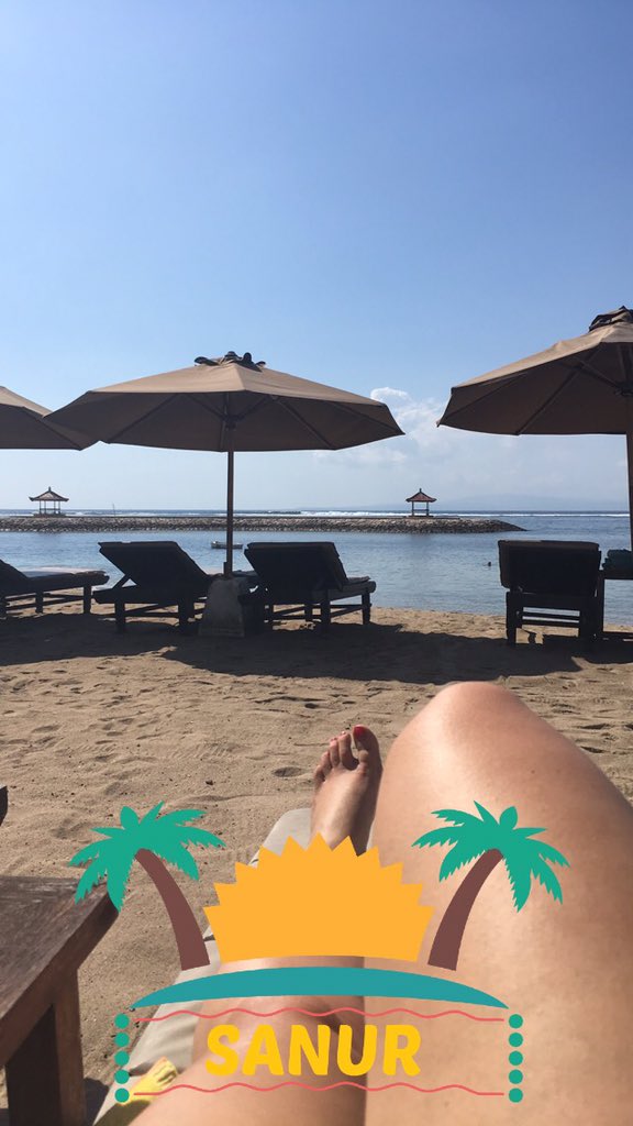 SusieMooXx's tweet photo. Enjoyed my view today ๐ฎ๐ฉโ๏ธ#bali #nineyearslater ๐ https://t.co/IuEgZRgiYa