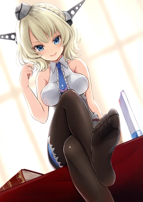 机に座るお行儀悪いコロラド塗り終わった! 