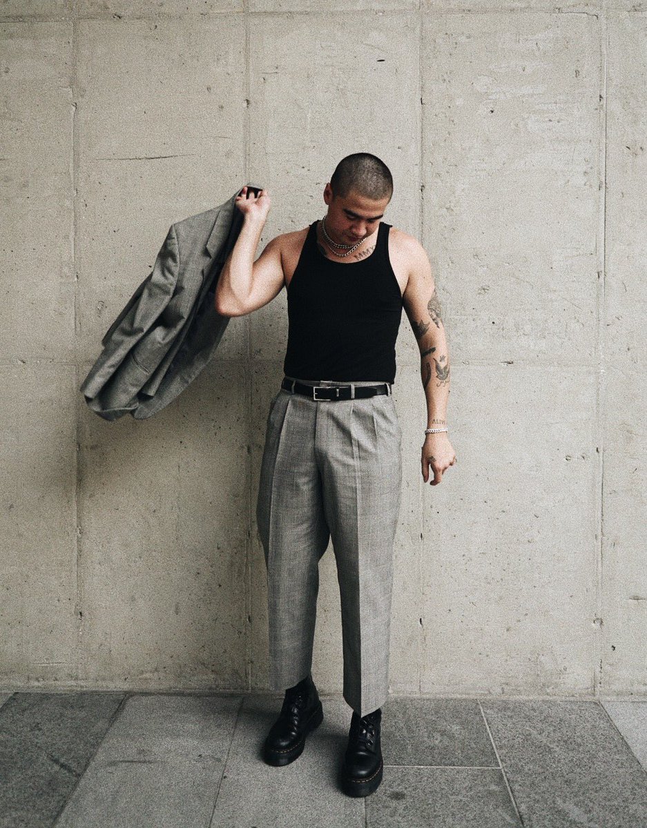 Calum5SOS's tweet image. Hello. I hope you’re well. Sending my love from Seoul. 📸 @dustykessler