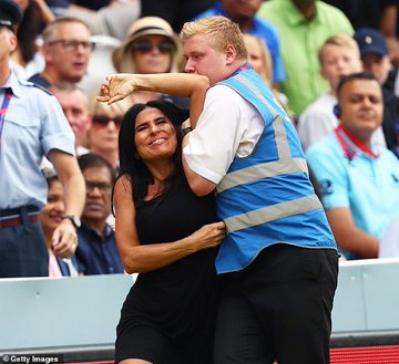 Elena Vulitsky Hot - WATCH VIDEO: Female Streaker Elena Vulitsky Promoting an Adult Website  Tries to Invade Pitch During The ICC Cricket World Cup 2019 Final Between  England-New Zealand X-Rated website