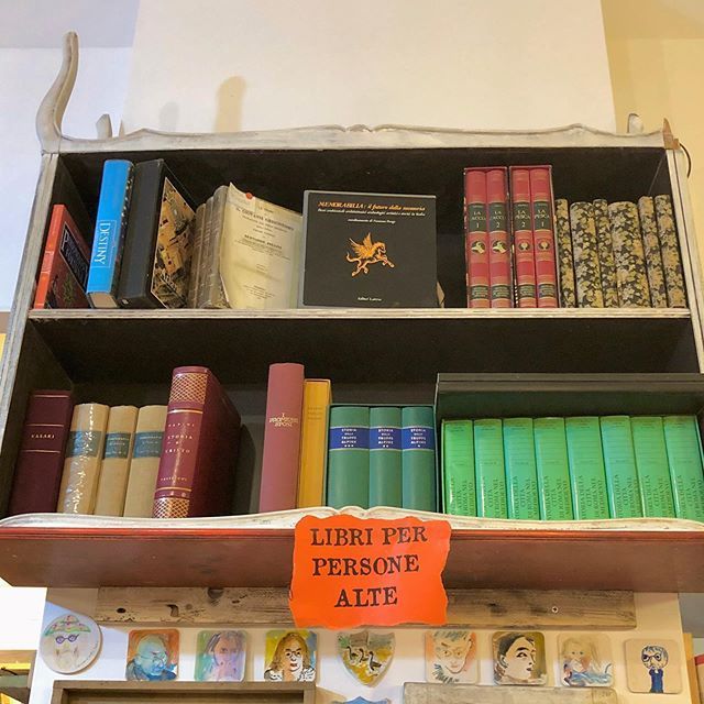 lorbus's tweet photo. #libri #per #persone #alte https://t.co/UxXoyxLan7 https://t.co/5LNw0TE6r4