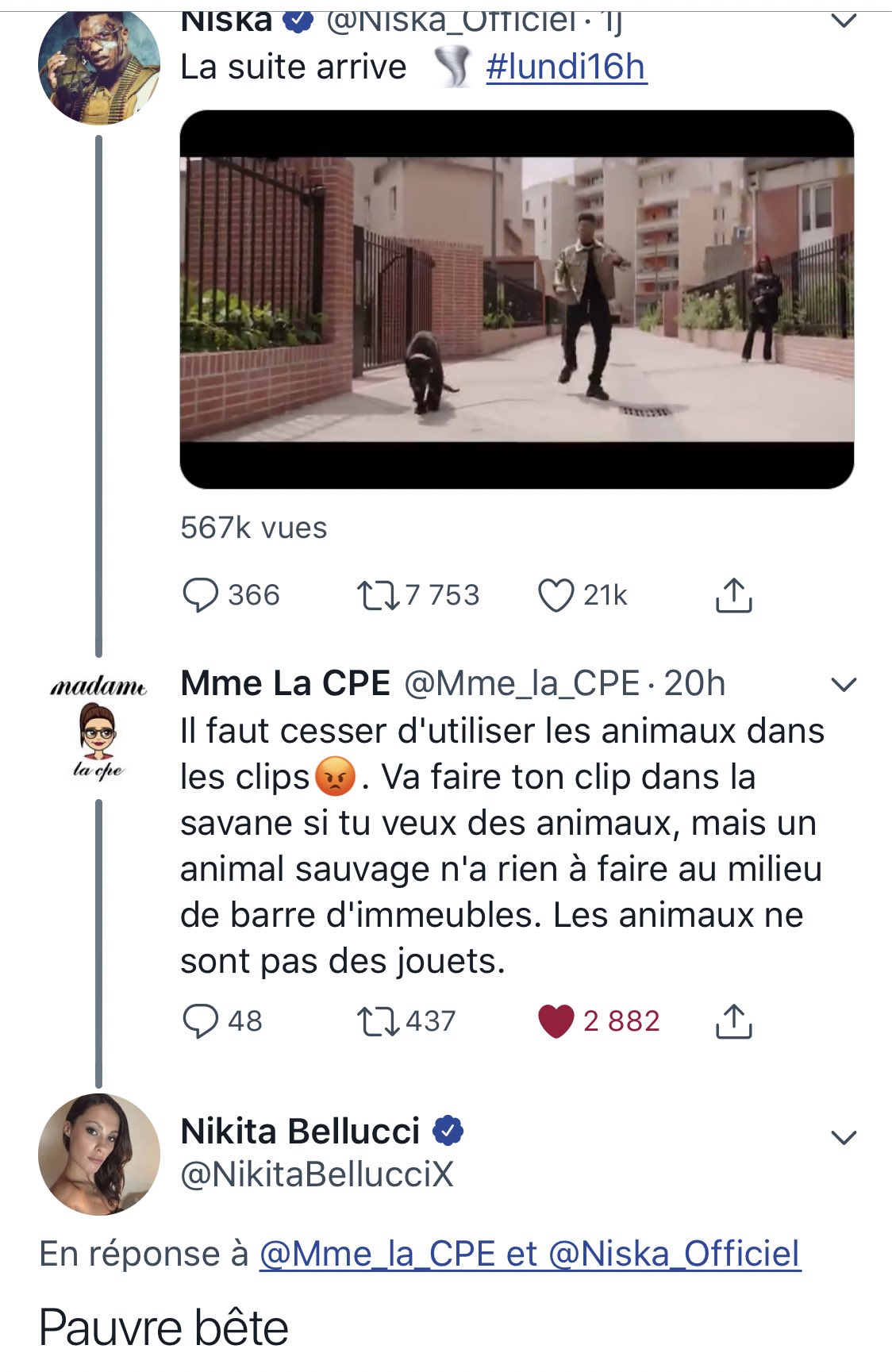 1 pic. Dingue, tu partages un simple avis,comme n’importe qui hein .. Et la .. tu te fais insulter,( classique ) et un petit sous entendu menaçant sur l’enfant que tu portes. @TwitterFrance, vous attendez quoi pour faire le ménage de ces petites baltringues ? https://t.co/y1XZ6WoI8c