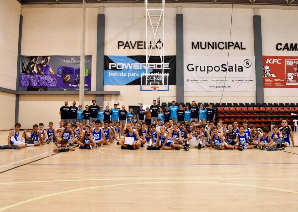 CampusVIDIMIRI's tweet photo. ¡Ha terminado la X Edición del Campus VIDIMIRI 2019 (😢) ha estado lleno de momentos increíbles e inolvidables y ojalá no terminara nunca, pero nos consuela pensar que nos volveremos a ver el año que viene para vivir más aventuras juntos! ♥️⛹🏻‍♂️ https://t.co/N7QAqIWIcR