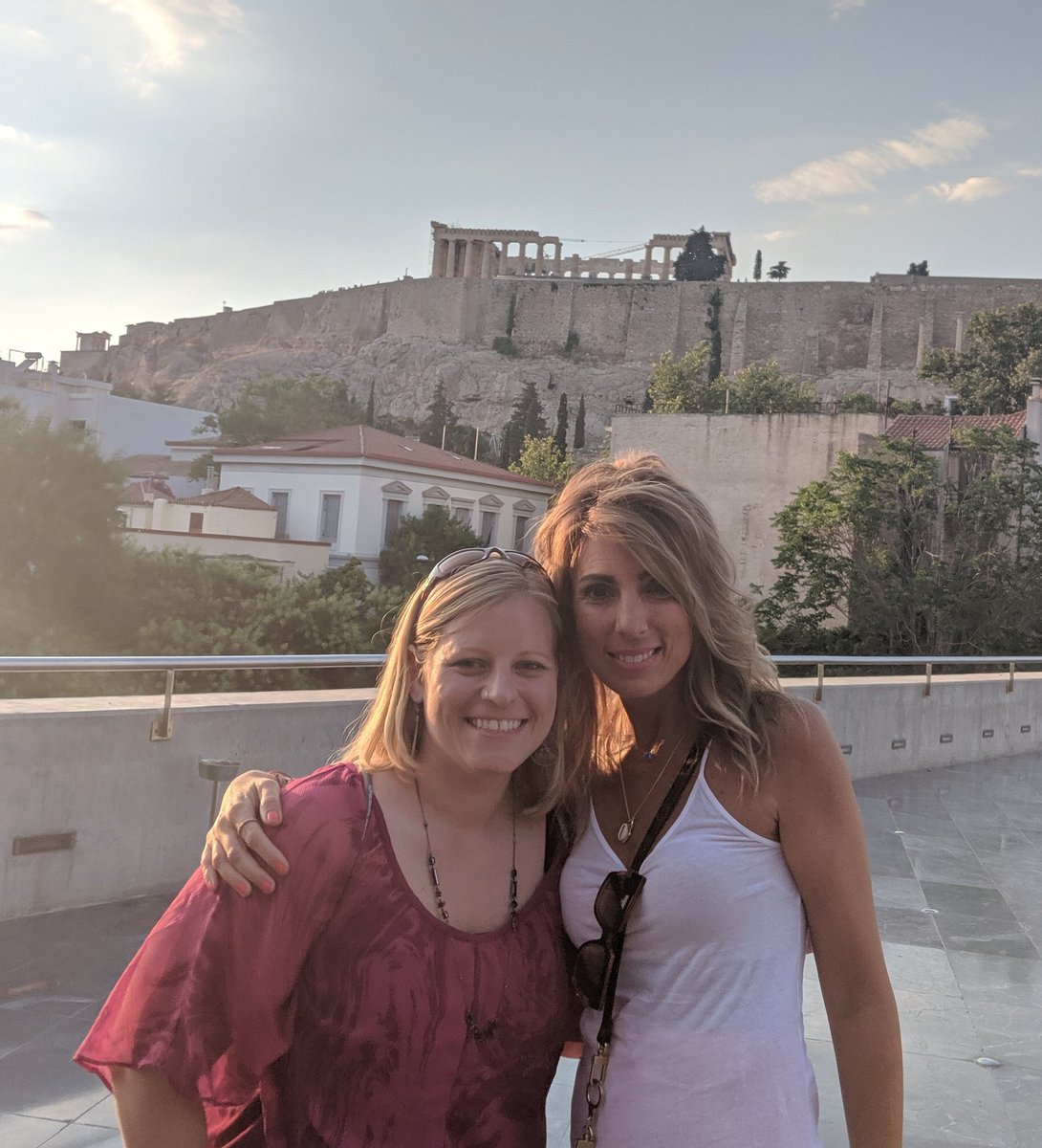 Had the privilege to hang out with this amazing human in Athens! @APappaILD is the founder and CEO of the #ILoveDyslexia School for EFL students with dyslexia. Can't wait to visit her school next week!🇸🇪☺️#Neurodiversity #3Dlexia @NDDPI @ontheBalledu @NEAFoundation @TeacherPrize