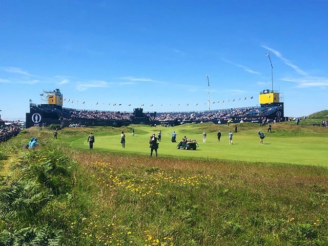 The crowd around our 18th green is gathering with the first practice day now well under way! Great day to get out and watch some golf!! 😃⛳️ #theopen #the148thopen #golf #royalportrush #instagolf #golfstagram #golfing #tigerwoods #golfcourse #tourismn… ift.tt/32sdJ88