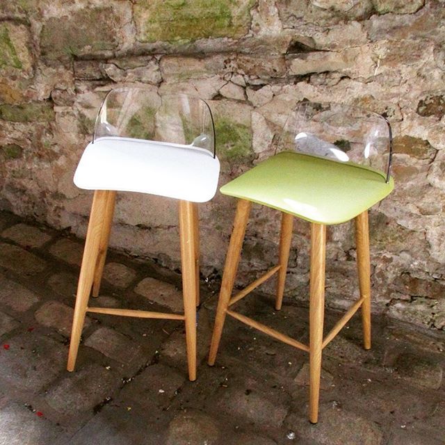 SkiptonHomeCo's tweet image. Just arrived at #the_home_co our fabulous new #barstools shown in white and lime, also available in grey and black. Amazing value at only £75 each. Call in soon. #kitchenbarstools #kitcheninspirations #kitchendesignideas #kitchendecorating #scandikitchen #perspexfurniture #s…
