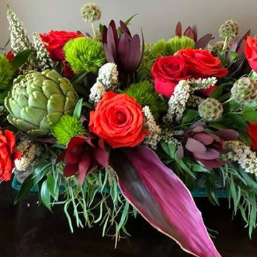 thebetter_half's tweet photo. Another unique, custom centerpiece by our talented in-house florist to compliment a catering table. https://t.co/8TuG1WJETQ